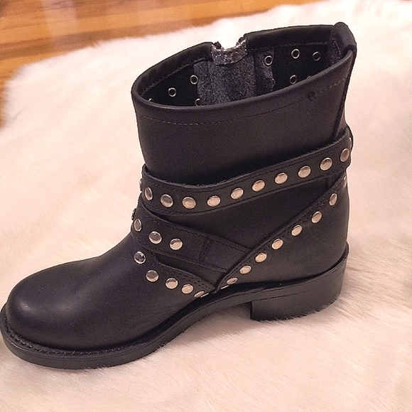Size 5 C And 5.5 C Boulet Black Leather Studded Ankle Boots - Picture 5 of 9